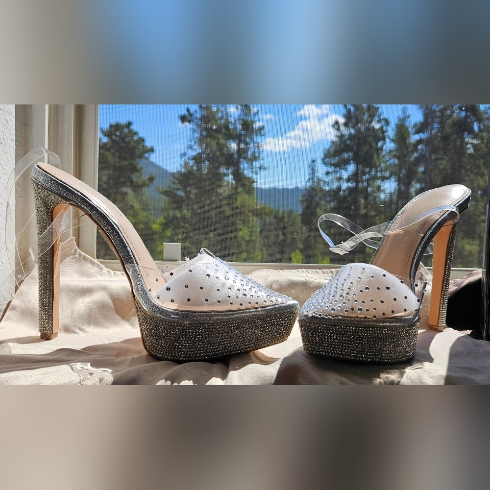 NWT rhinestone heels 🤍